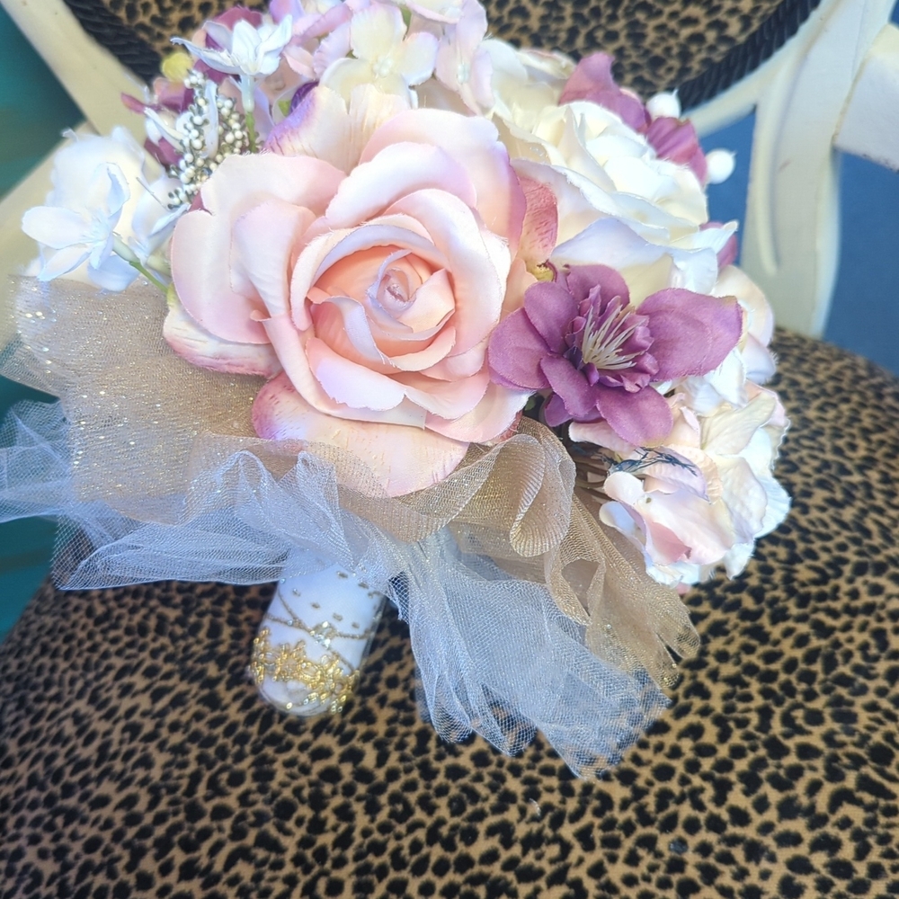 Floral Elegant Bouquet with Pink and Purple Floral Accents